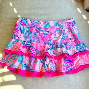 Great Used Condition - Tiered Luxletic Lilly Pulitzer Skort  (size Large)
